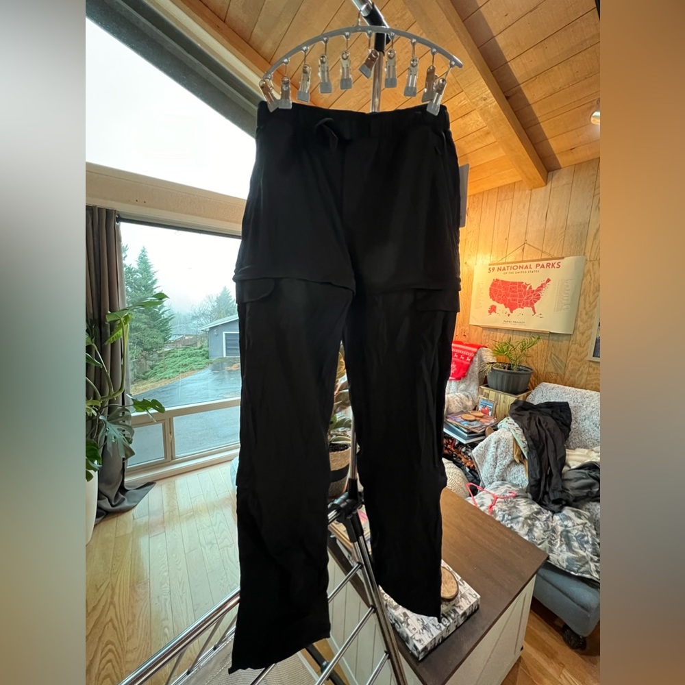 Athleta 10 convertible Trekkie pant NWT